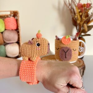 Pulseira bate-enrola Capilhosa, a capivara maravilhosa
