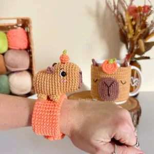 Pulseira bate-enrola Capilhosa, a capivara maravilhosa